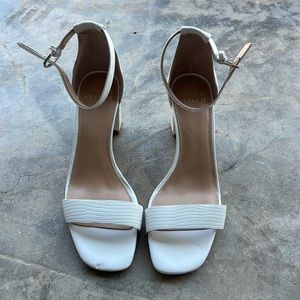 White sandals with thick heel